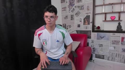 Snapshot of magic_boy01 chatting on 02-15-25, 10:42 Damian Rivers online show from 02-15-25, 10:42