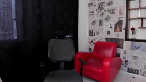 Snapshot of magic_boy01 chatting on 02-19-25, 07:48 Damian Rivers online show from 02-19-25, 07:48