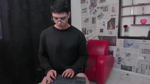 Snapshot of magic_boy01 chatting on 02-21-25, 08:05 Damian Rivers online show from 02-21-25, 08:05