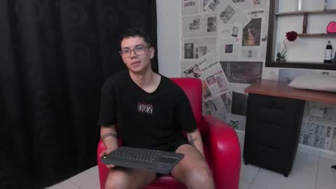 Snapshot of magic_boy01 chatting on 02-27-25, 11:15 Damian Rivers online show from 02-27-25, 11:15