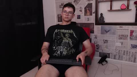 Snapshot of magic_boy01 chatting on 03-10-25, 07:50 Damian Rivers online show from 03-10-25, 07:50