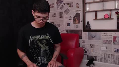 Snapshot of magic_boy01 chatting on 03-10-25, 10:55 Damian Rivers online show from 03-10-25, 10:55