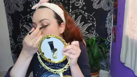 Snapshot of magic_clairewitch chatting on 05-06-26, 09:53 Claire online show from 05-06-26, 09:53
