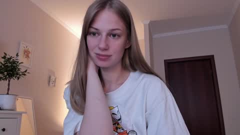 Snapshot of magic_couple13 chatting on 12-04-24, 10:02 Alice online show from 12-04-24, 10:02