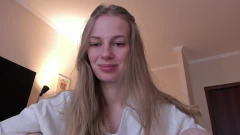 Snapshot of magic_couple13 chatting on 12-18-24, 09:36 Alice online show from 12-18-24, 09:36