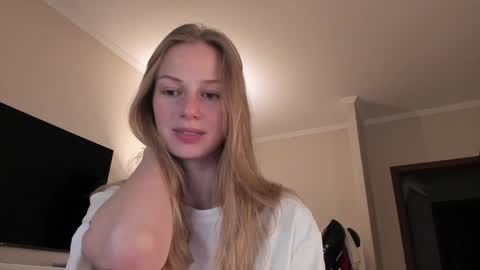 Snapshot of magic_couple13 chatting on 12-24-24, 11:49 Alice online show from 12-24-24, 11:49