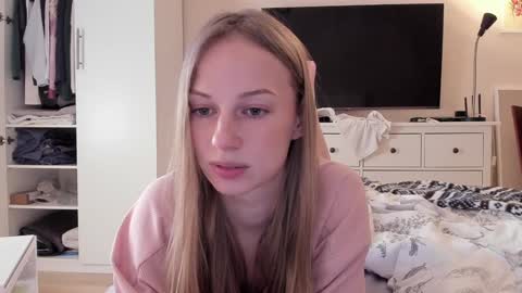 Snapshot of magic_couple13 chatting on 01-13-25, 09:08 Alice online show from 01-13-25, 09:08