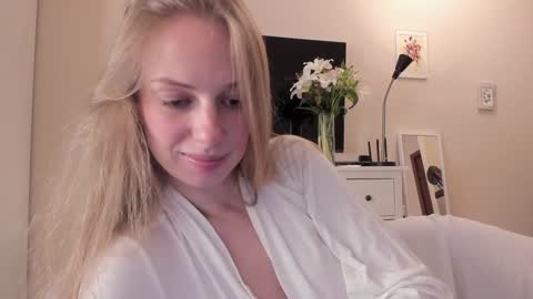 Snapshot of magic_couple13 chatting on 01-30-25, 11:11 Alice online show from 01-30-25, 11:11