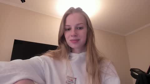 Snapshot of magic_couple13 chatting on 02-13-25, 12:54 Alice online show from 02-13-25, 12:54