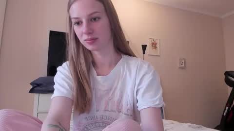 Snapshot of magic_couple13 chatting on 02-14-25, 10:59 Alice online show from 02-14-25, 10:59