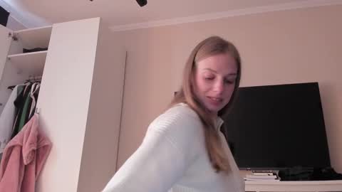 Snapshot of magic_couple13 chatting on 02-18-25, 11:55 Alice online show from 02-18-25, 11:55