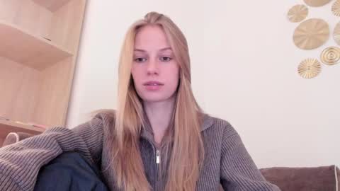 Snapshot of magic_couple13 chatting on 11-06-25, 01:12 Alice online show from 11-06-25, 01:12