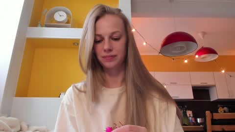 Alice  online show from 05-15-26, 12:45