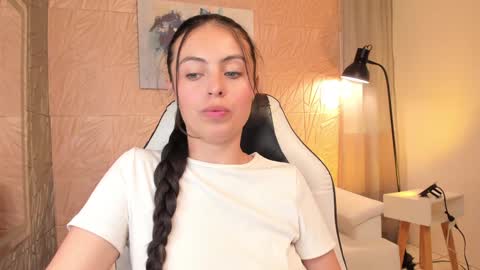 Snapshot of magic_fernanda chatting on 01-28-25, 12:05 Fer online show from 01-28-25, 12:05