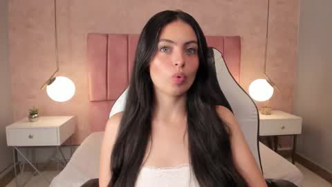 Snapshot of magic_fernanda chatting on 02-28-25, 09:44 Fer online show from 02-28-25, 09:44