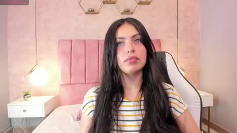 Snapshot of magic_fernanda chatting on 03-04-25, 08:38 Fer online show from 03-04-25, 08:38