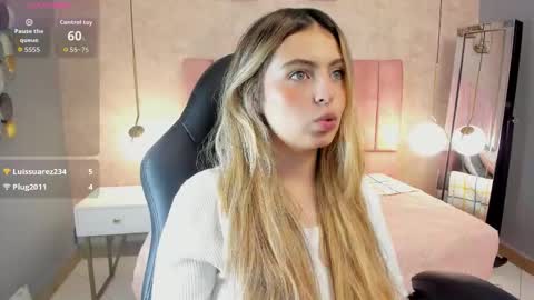 Snapshot of magic_fernanda chatting on 10-08-25, 09:01 Fer online show from 10-08-25, 09:01