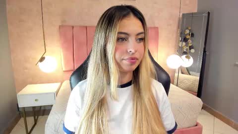Snapshot of magic_fernanda chatting on 10-23-25, 09:57 Fer online show from 10-23-25, 09:57