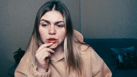 Snapshot of magic_katarina_ chatting on 01-23-25, 11:37 magic_katarina_ online show from 01-23-25, 11:37