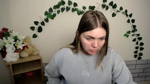 Snapshot of magic_katarina_ chatting on 10-15-25, 07:19 magic_katarina_ online show from 10-15-25, 07:19