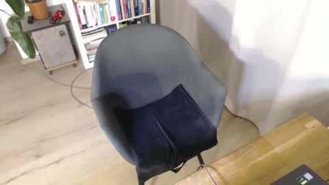 magic_muscles online show from 12-21-25, 01:24