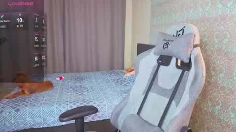 Merry online show from 11-08-25, 02:01