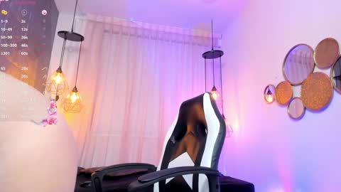 Snapshot of magic_sofii chatting on 02-08-25, 08:32 S  online show from 02-08-25, 08:32