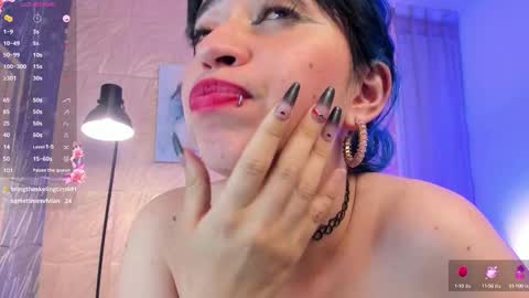 Snapshot of magic_sofii chatting on 02-20-25, 12:19 S  online show from 02-20-25, 12:19