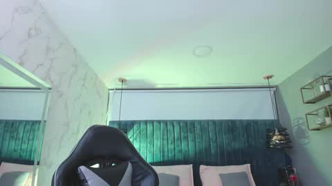 Snapshot of magic_sofii chatting on 10-14-25, 07:47 S  online show from 10-14-25, 07:47