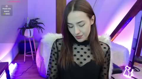 Zooey online show from 02-28-25, 07:25