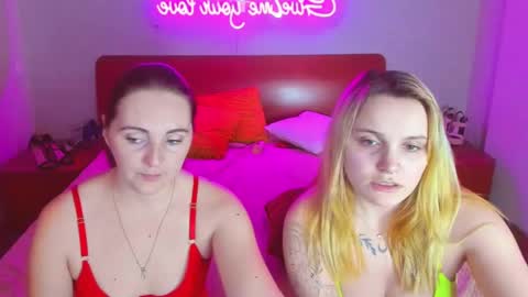 Lili and Bella online show from 02-21-25, 11:22