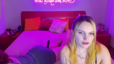 Lili and Bella online show from 03-05-25, 10:33