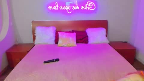 Lili and Bella online show from 02-08-26, 06:11