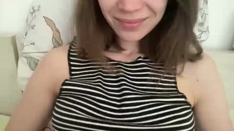 Snapshot of magicgirl50053 chatting on 02-04-26, 10:21 magicgirl50053 online show from 02-04-26, 10:21