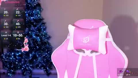 Snapshot of magicladyy chatting on 12-30-24, 10:34 Angel online show from 12-30-24, 10:34