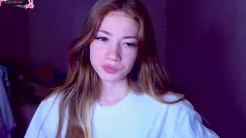 Snapshot of magicladyy chatting on 11-04-25, 03:44 Angel online show from 11-04-25, 03:44