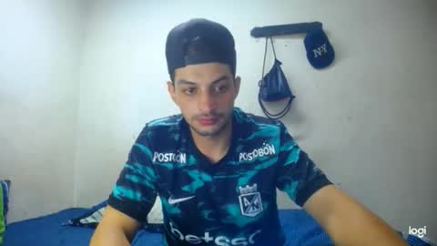 Snapshot of magico_9809 chatting on 03-18-26, 04:37 BRAYAN online show from 03-18-26, 04:37