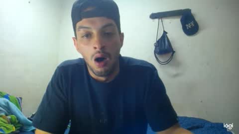 Snapshot of magico_9809 chatting on 03-19-26, 05:00 BRAYAN online show from 03-19-26, 05:00