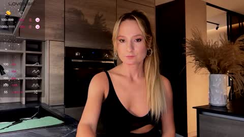 magicpeaach online show from 12-01-24, 04:29