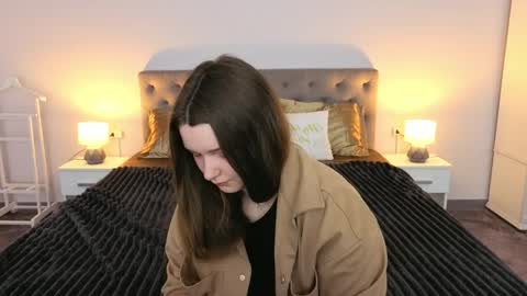 Emily online show from 04-06-26, 05:41