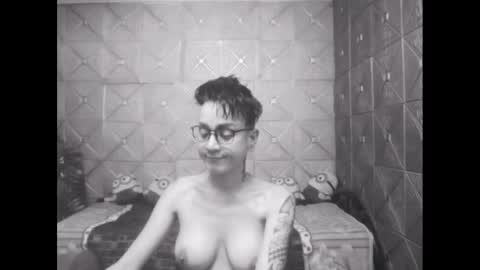 Snapshot of magicsaya chatting on 02-02-25, 01:45 TsKaycee online show from 02-02-25, 01:45