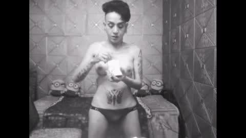 Snapshot of magicsaya chatting on 02-04-25, 02:07 TsKaycee online show from 02-04-25, 02:07