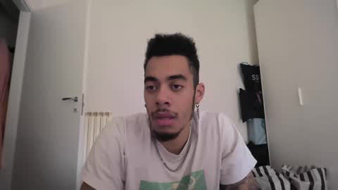 Snapshot of magicsempai chatting on 12-17-24, 11:49 Magicsempai online show from 12-17-24, 11:49