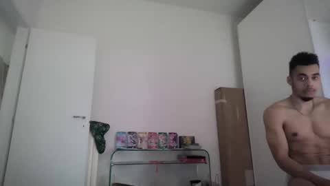 Snapshot of magicsempai chatting on 03-10-25, 11:42 Magicsempai online show from 03-10-25, 11:42