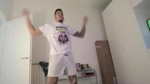 Snapshot of magicsempai chatting on 03-11-25, 11:44 Magicsempai online show from 03-11-25, 11:44