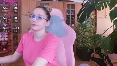 Snapshot of magicstylex chatting on 02-11-25, 11:43 Nicole online show from 02-11-25, 11:43