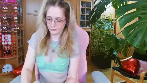 Snapshot of magicstylex chatting on 02-16-25, 09:05 Nicole online show from 02-16-25, 09:05