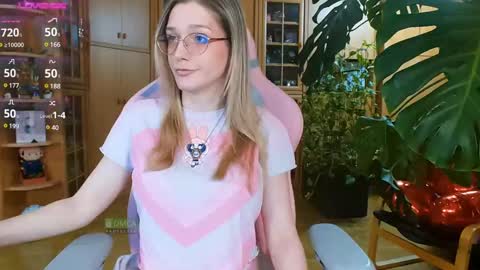 Snapshot of magicstylex chatting on 02-25-25, 08:41 Nicole online show from 02-25-25, 08:41