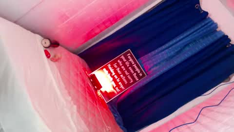 Mocah online show from 03-08-25, 04:39