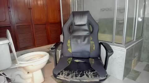 Snapshot of magnus_alejo chatting on 10-04-25, 11:30 Magnus Alejo online show from 10-04-25, 11:30